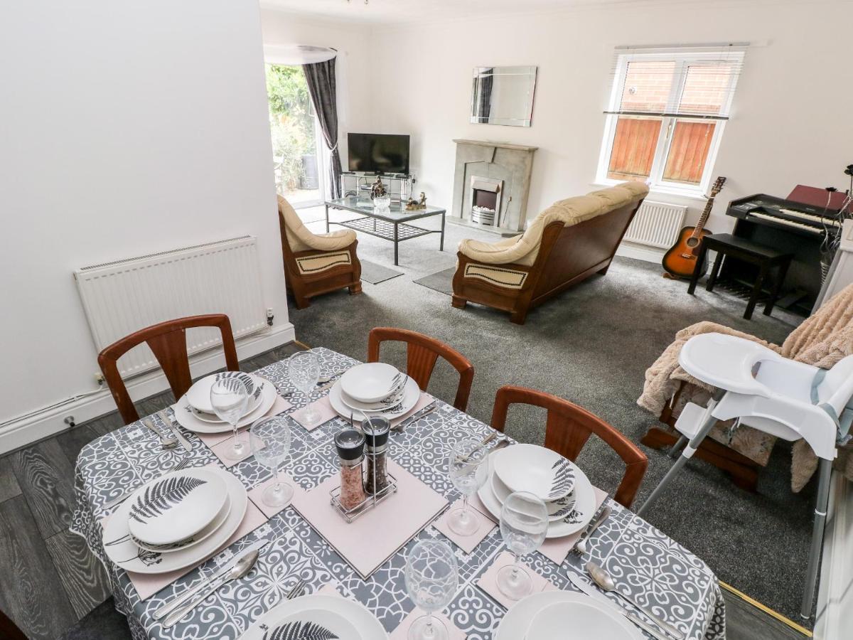 23 Charles Thomas Avenue Villa Pembroke Dock Kültér fotó