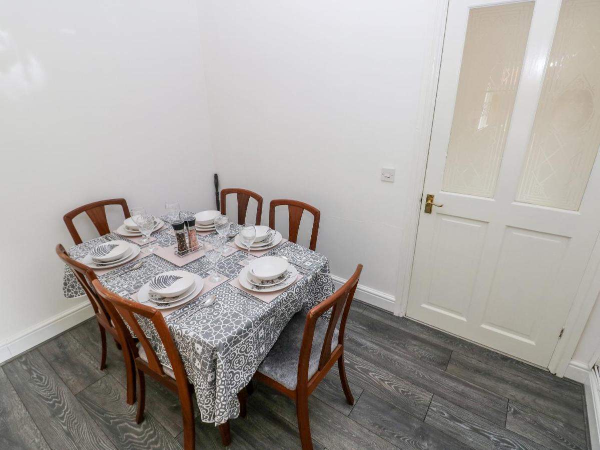23 Charles Thomas Avenue Villa Pembroke Dock Kültér fotó