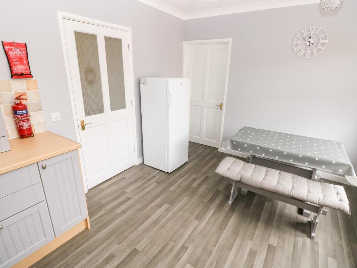 23 Charles Thomas Avenue Villa Pembroke Dock Kültér fotó